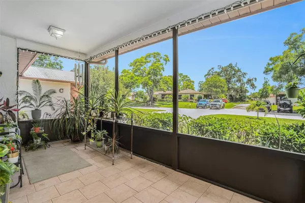 2270 SPRUCE LN #B, Palm Harbor, FL 34684