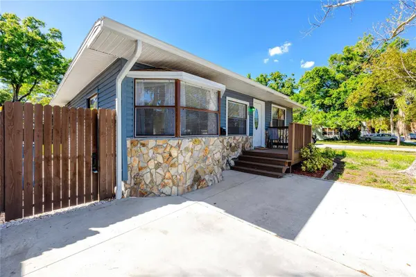 3626 QUEEN ST N, St Petersburg, FL 33713