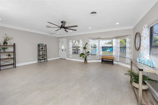 3626 QUEEN ST N, St Petersburg, FL 33713