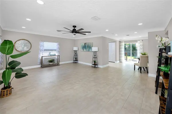 3626 QUEEN ST N, St Petersburg, FL 33713