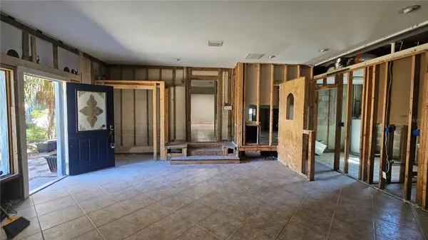 208 48TH AVE N, St Petersburg, FL 33703