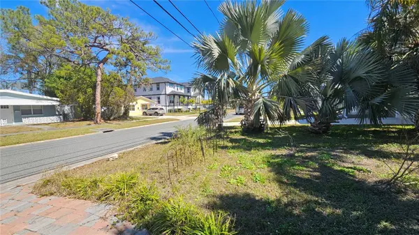 208 48TH AVE N, St Petersburg, FL 33703