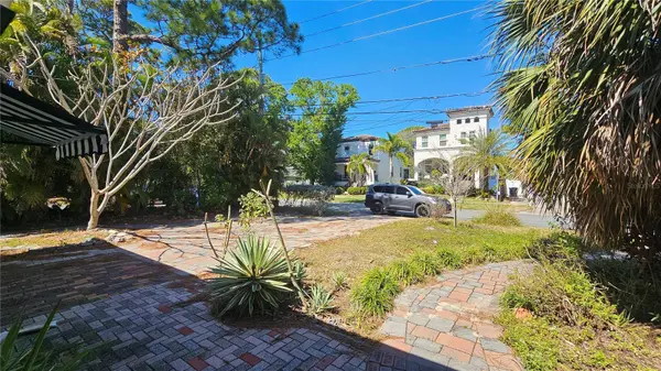 208 48TH AVE N, St Petersburg, FL 33703
