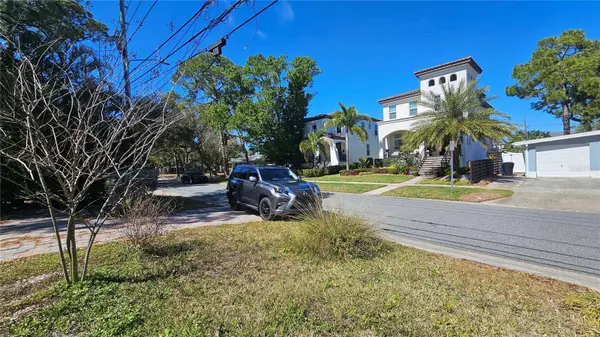 208 48TH AVE N, St Petersburg, FL 33703