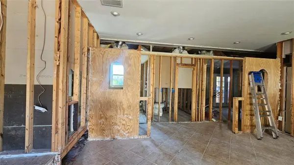 208 48TH AVE N, St Petersburg, FL 33703