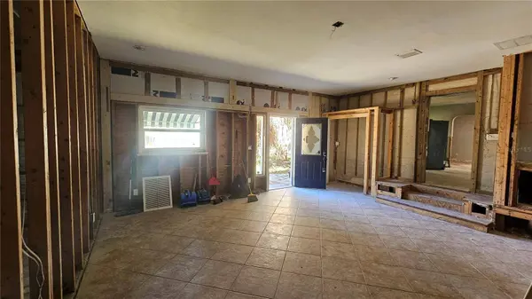 208 48TH AVE N, St Petersburg, FL 33703