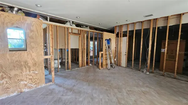 208 48TH AVE N, St Petersburg, FL 33703