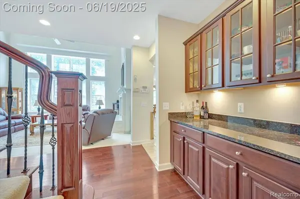 43443 McLean Court, Novi, MI 48375