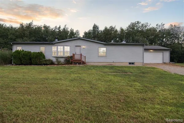 16424 N Rollin Highway, Addison Vlg, MI 49220