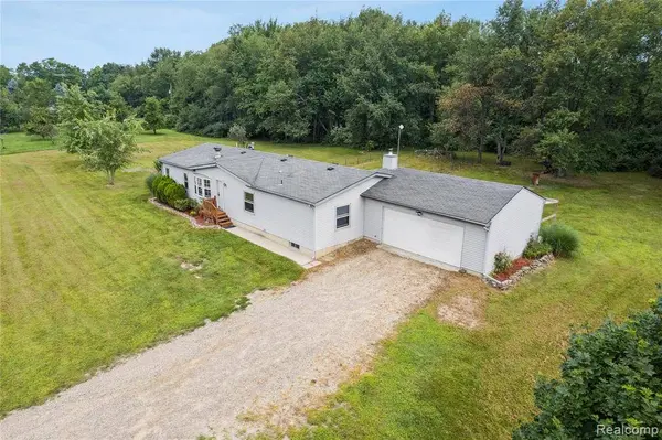 16424 N Rollin Highway, Addison Vlg, MI 49220