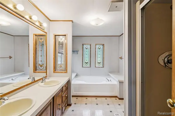16424 N Rollin Highway, Addison Vlg, MI 49220