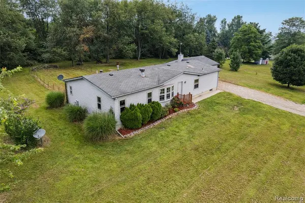 16424 N Rollin Highway, Addison Vlg, MI 49220