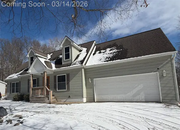 7640 Clintonville RD, Independence Charter Township, MI 48348