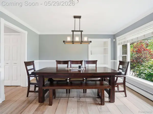 10839 9 Mile RD, Green Oak Township, MI 48189