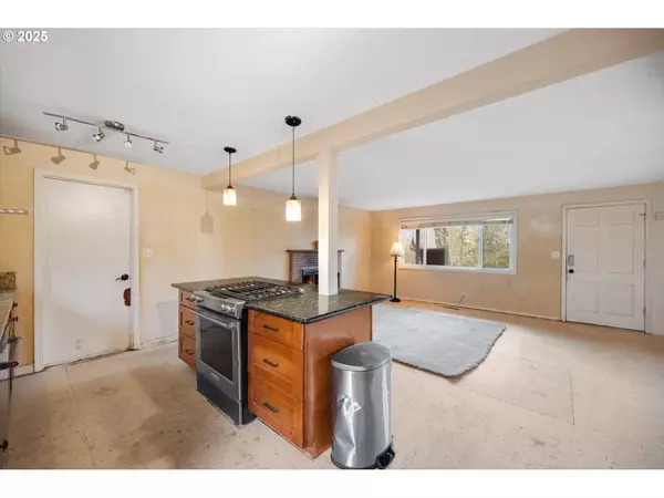 7080 SW TAYLORS FERRY RD, Portland, OR 97223