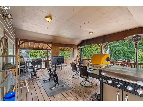 1425 S 6TH AVE, Kelso, WA 98626