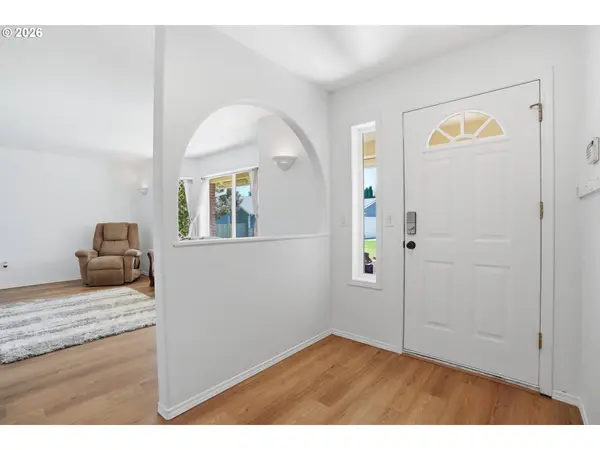 406 E VALLEY ST, Yacolt, WA 98675