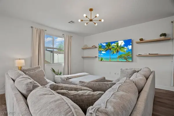 2528 Stanhurst AVE, North Las Vegas, NV 89081