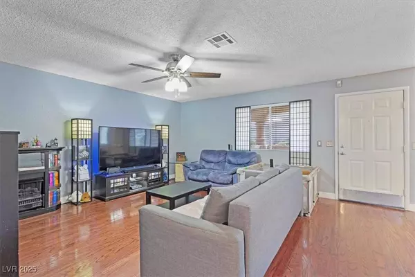 1336 Huntdale LN #101, Las Vegas, NV 89128