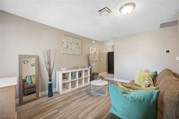 3907 Visby LN, Las Vegas, NV 89119