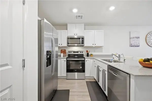 4597 Honey Hills AVE, Las Vegas, NV 89141