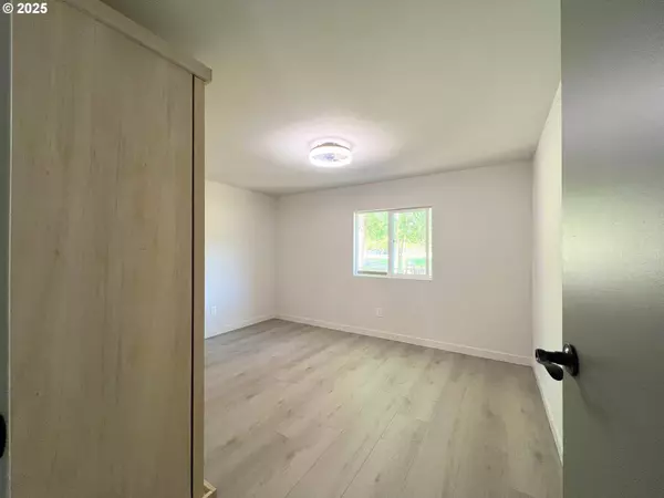 300 SW 7TH AVE #112, Battle Ground, WA 98604