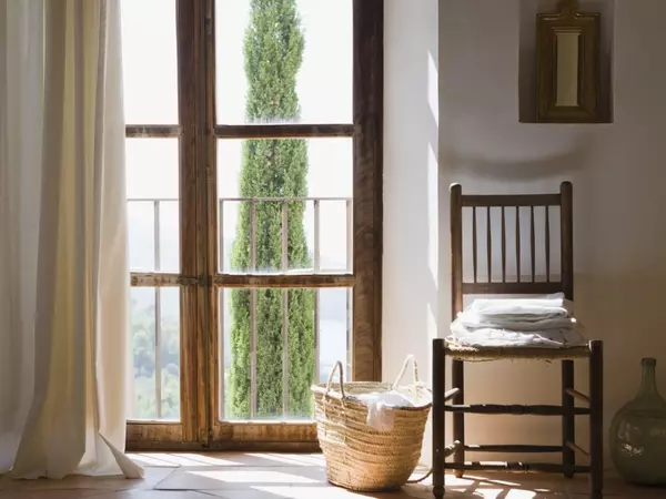 Letting Go Without Rushing: Why There’s No “Right Timeline” for Decluttering