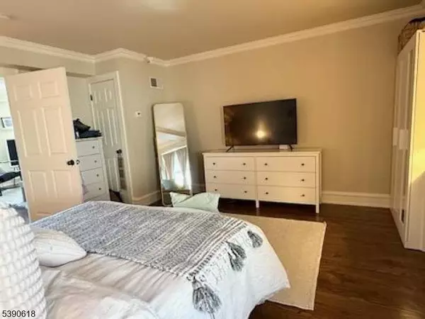 12 Elm St, Morristown Town, NJ 07960