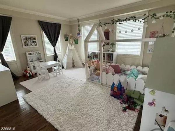 12 Elm St, Morristown Town, NJ 07960