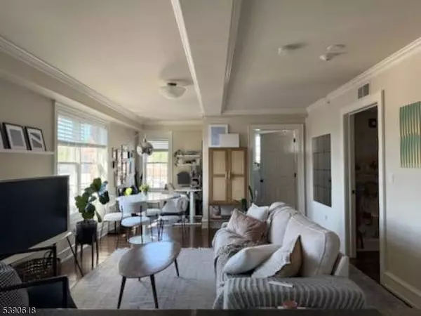 12 Elm St, Morristown Town, NJ 07960