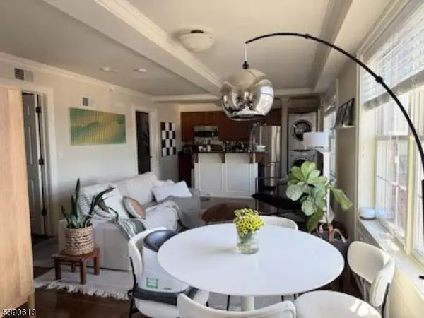 12 Elm St, Morristown Town, NJ 07960