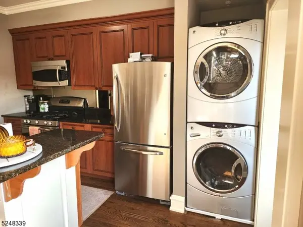 12 Elm St #2B, Morristown Town, NJ 07960