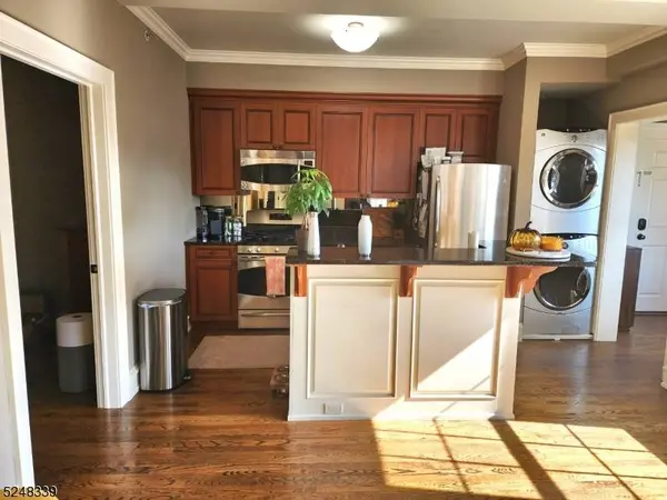 12 Elm St #2B, Morristown Town, NJ 07960