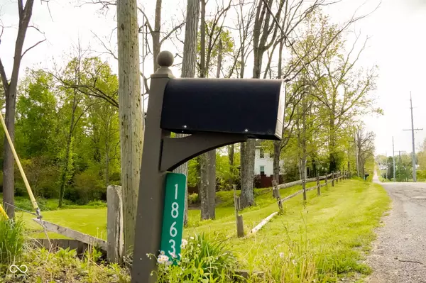 1863 W Country Club RD, Connersville, IN 47331