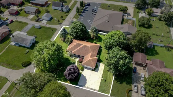 102 Orchard ST, Cambridge City, IN 47327