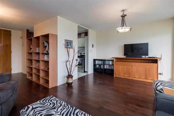 1305 Grant AVE, Winnipeg, MB R3M 1Z7