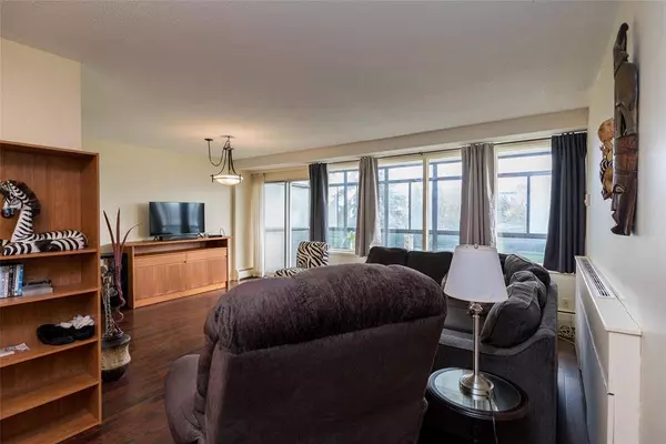 1305 Grant AVE, Winnipeg, MB R3M 1Z7