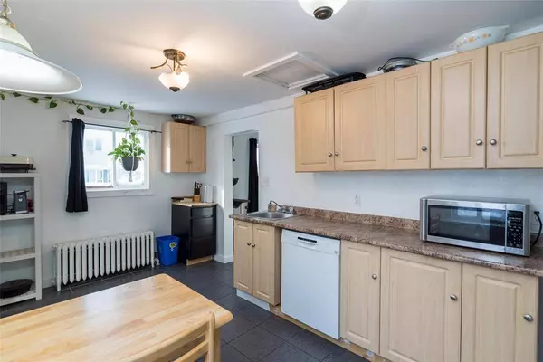 774 Weatherdon AVE, Winnipeg, MB R3M 1B7