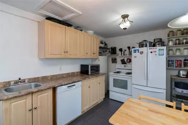 774 Weatherdon AVE, Winnipeg, MB R3M 1B7