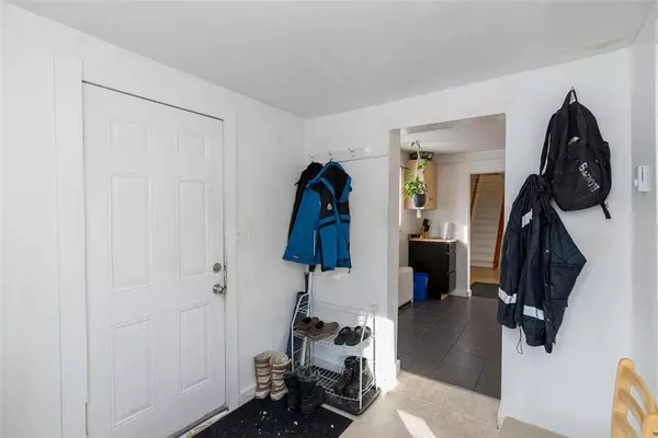 774 Weatherdon AVE, Winnipeg, MB R3M 1B7