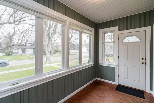 497 Oxford ST, Winnipeg, MB R3M 3J1