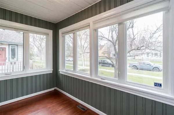 497 Oxford ST, Winnipeg, MB R3M 3J1