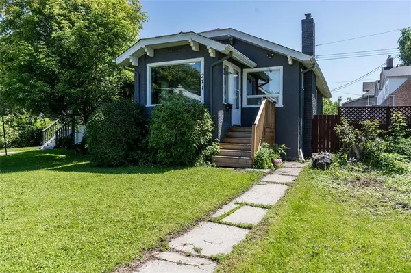 271 Glenwood CRES, Winnipeg, MB R2L 1K4