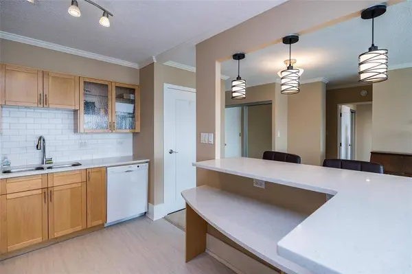 1305 Grant AVE, Winnipeg, MB R3M 1Z7