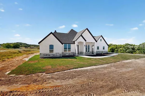 1025 Gonzollas Road, Springtown, TX 76082