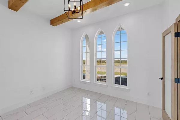 1025 Gonzollas Road, Springtown, TX 76082