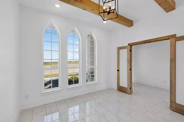 1025 Gonzollas Road, Springtown, TX 76082