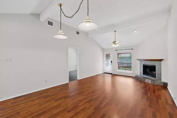 2420 Dalewood Lane, Bedford, TX 76022