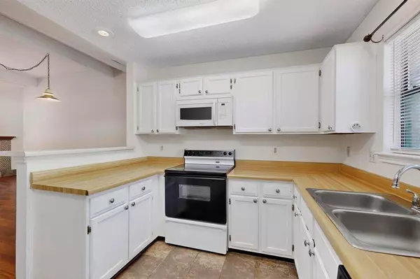 2420 Dalewood Lane, Bedford, TX 76022