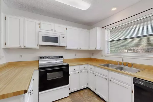 2420 Dalewood Lane, Bedford, TX 76022